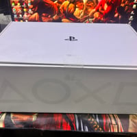Vr ps5 نضيفة كلش سعرها ٤٠٠ مكاني بغداد جديدة فرب السينما البيضاء ٠٧٧٦٢...