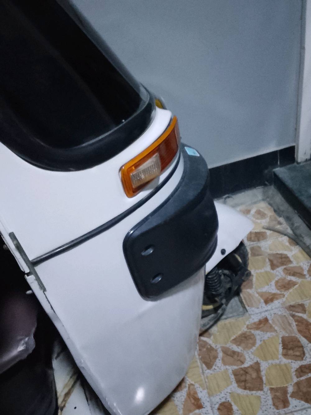تكتك مديل 20 بيه بوشه وبستم المكينه ما مشوركه  فقط بوشه وبستم  خراض كله جديد انطيك ضمان بل مكينه وكير   قفله 7/5 سبعه ونص بيه مجال بيسط