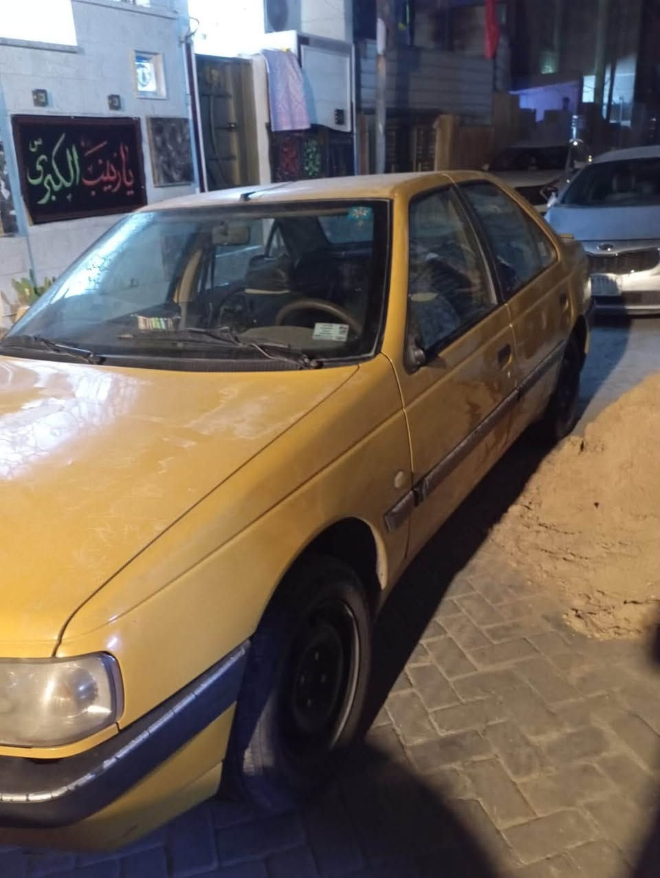 سياره بيجو لميس
موديل 12 
مكفوله من كير مكينه شواطي ((تايرات جدا آخر حبايبه ))
بيه ضربه جاملغ خلفي معبر نفسه 
رقم بغداد 
مكان بغداد 
 مصفره هيئه غرامه 

***********🤳
نسيت سعر 🥲
