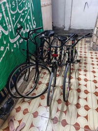 بايسكلات • نضيفات • حاوية أغراض
