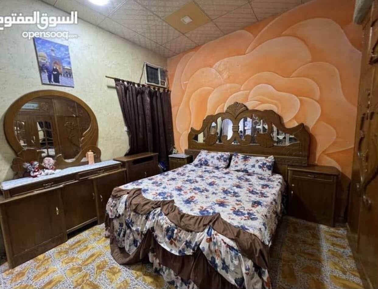 تخم قنفات استقبال خمس قطع سعر 350
تخم صالة سبع قطع 450 قفل
ميز مع المرايا 60
ميز تلفزيون سعر 25
سرير عدد 3 ام المخزن سعر السرير 65
غرفة نجارة كامله ماعده السرير السعر 350

للأستفسار الاتصال على هذا الرقم
***********
