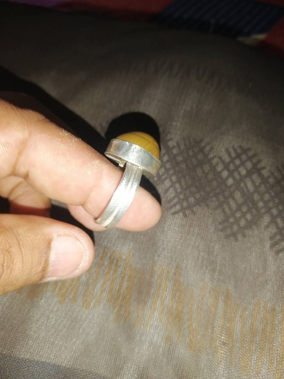 سلام عليكم محبس صياغه نجفيه جزع يمني خرز امام ملعوب بيها قديم الشراي يقدر سعره وياخذه خرزه مامجروخه ولا ملمعه الستفسار وتساب ***********مكاني نجف
