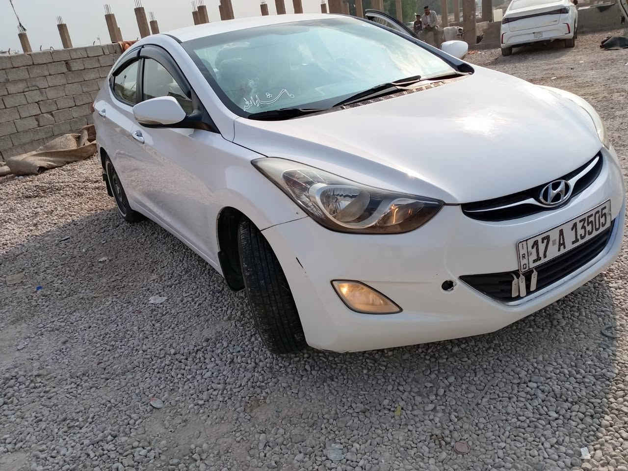 سلام عليكم
الانترا موديل 2013 بيه قطعتين صبغ اثر تكشير 
وبيه باردات بأسمي رقم دولي مكاني نجف السعر 110 وبيه مجال 
***********
