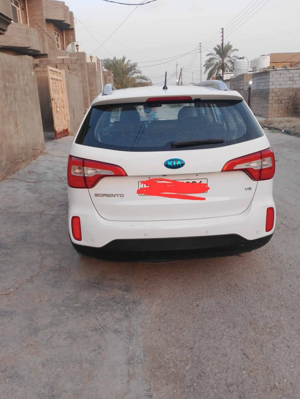سورنتو موديل 15 
 سته سلندر 
7راكب 
السعر 170وبيها مجال 
رقم ديالى مكفول عدا شخط في الجاملق الخلفي 
ماشي 100
 خليجي فول مواصفات عدا الابنرامه 
الاستفسار للاتصال على الرقم ***********
