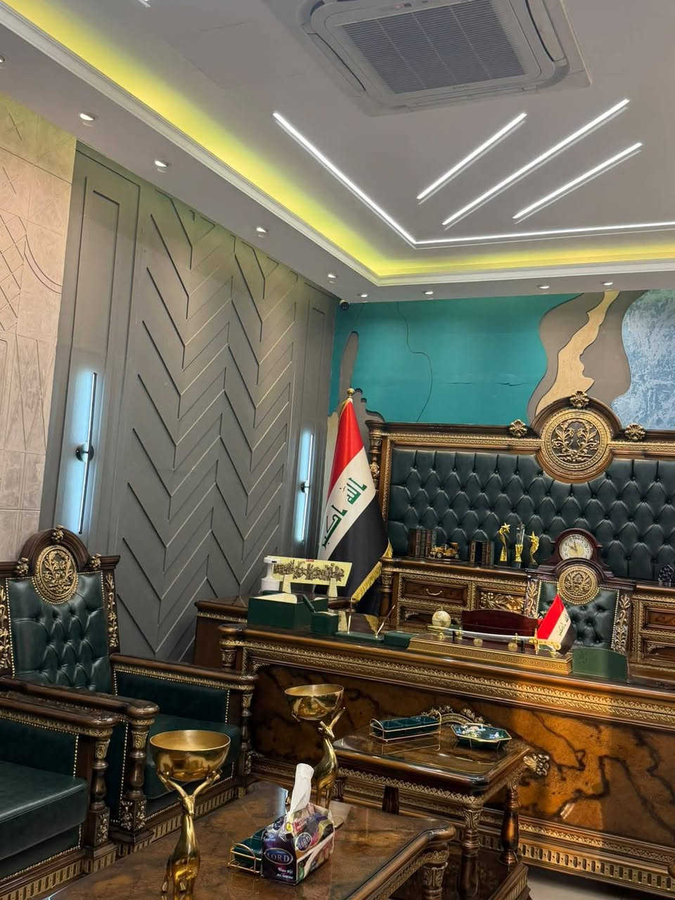 الأعظمية • مكتب مؤثث • ٢٨م