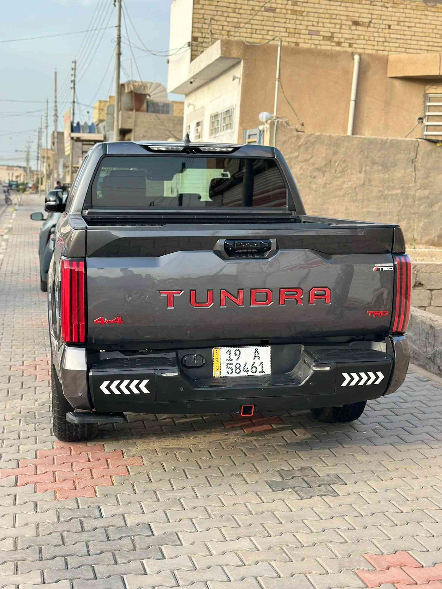 • نوع السيارة: تويوتا تندرا ليميتد
• الموديل: TRD  2024
• نظام الدفع: رباعي 4x4
• ماشيه  19 الف km
•بمحرك 6 سلندر سعة 3.4 لتر، تون تيربو يولد قوة تصل إلى 389 حصاناً.

💎ــسعر✅:: الــرد تلقائــي📮

مواصفات فول
كاميرات 360
كشنات تدفئة وتبريد
•ضرر
باب خلفي تعديل بارد
جملوغ امامي ربع بارد
البنيد مبدل اصلي وكاله ومصبوغ 
ايرباك سليم
رقم كربلاء

•ملاحضه
كلشي شارحلك بل منشور

رقم التواصل 📞***********
***********
