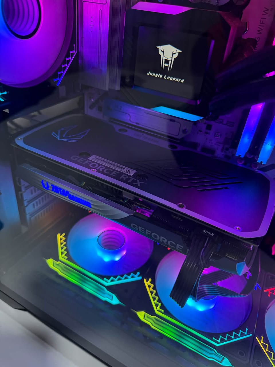 سلام عليكم pc للبيع استخدام قليل
r5 7600x

rtx 4070 super 12G

psu 750 gold

coller 360mm

mb b850  asus max gaming wifi  w

RAM 2*8 32GB 6400 add link ddr5

hard nvme m.2 1T samsung 990 pro 

hard nvme m.2 1T add link 

hard ssd 512 

hard ssd 256
wats app  ***********
  

moniter  samsung odesy g6  2k  240 hz  32 inch curved
