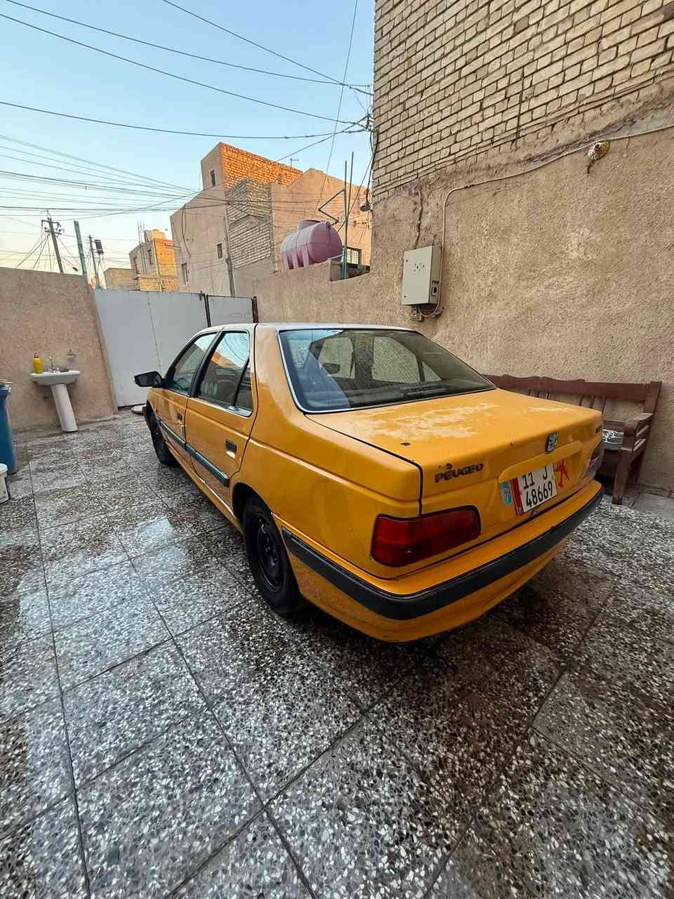 بيجو بارص ٢٠١٥
رقم بغداد  دولي سنويه ل٢٩تحويل ثاني يوم

سياره حلوه كير ومكينه جدد تبريد ثلج كهربائياتها كلها شغاله كيج حماوه كيج كيلو متر كيج بانزين كيج رون كلها شغالها جام كهربائي لايت جديد نورلات فيت بم جدد ما بيها خياسات ابدد
مكاني بغداد البلديات سعرها ٣٥ وبيها مجال  
***********
