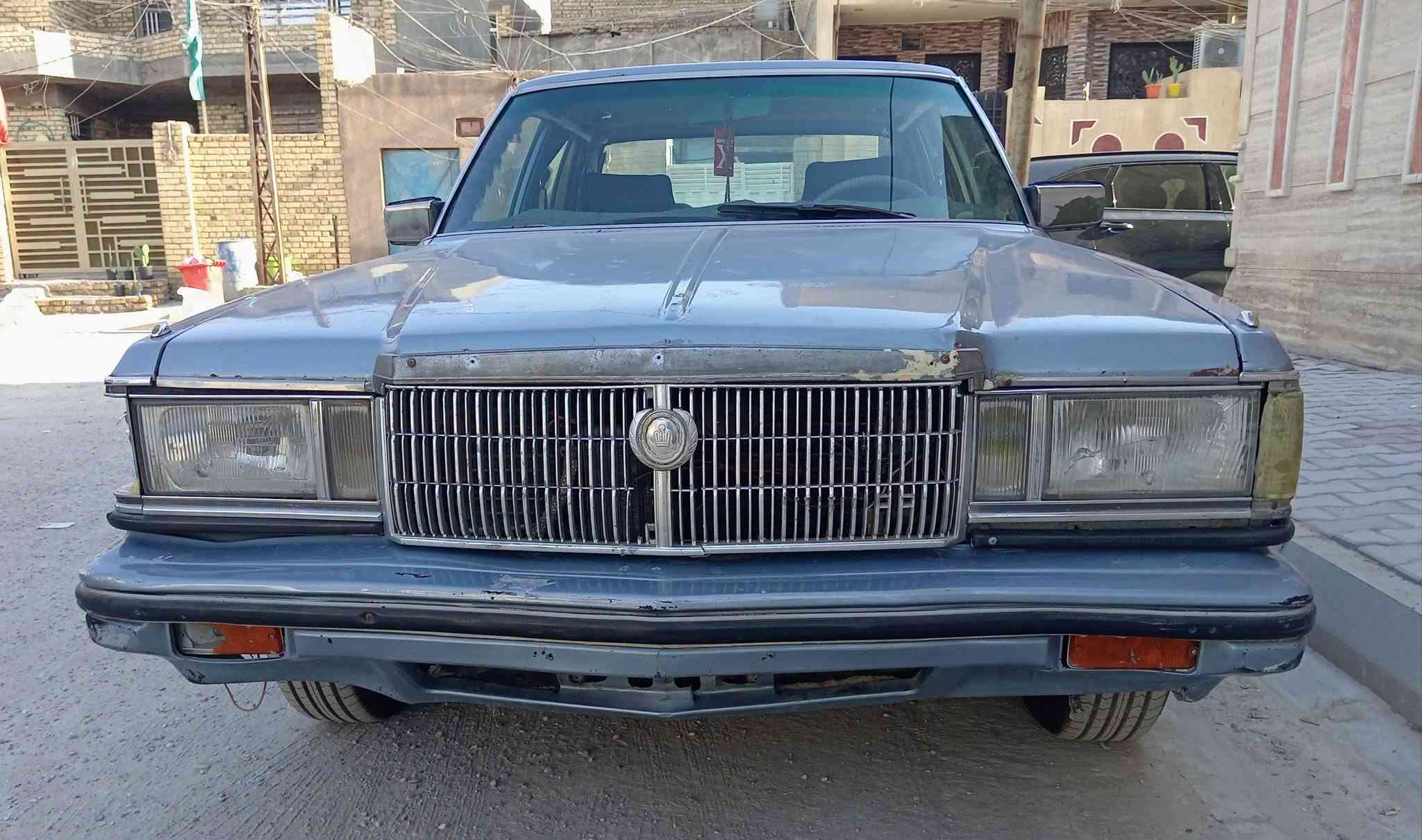 تويوتا كراون • ١٩٨٢ • رقم بغداد