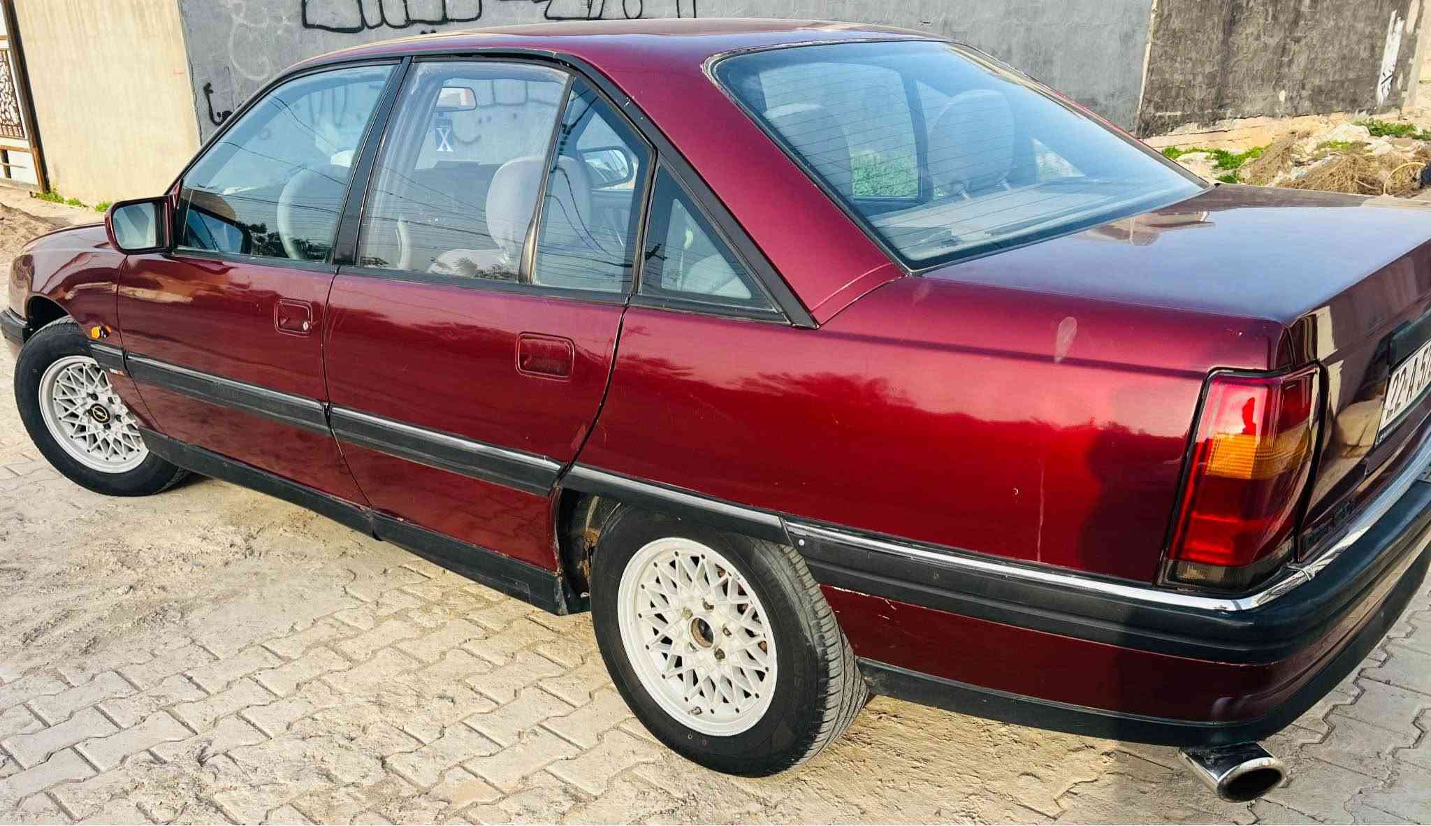 اوبل اوميكا ماروني 92 سعرها  40 سيارة جاهزة صدر تايرات كله جديد كهربائيات كلها تشتغل  مناقصها شي بدون مصرف دفتر بانزين موجود سيارة مال بيت مابيها نقص ولا مصرف شاشة كير محرك مابي عيب العنوان كركوك *********** Singapore
