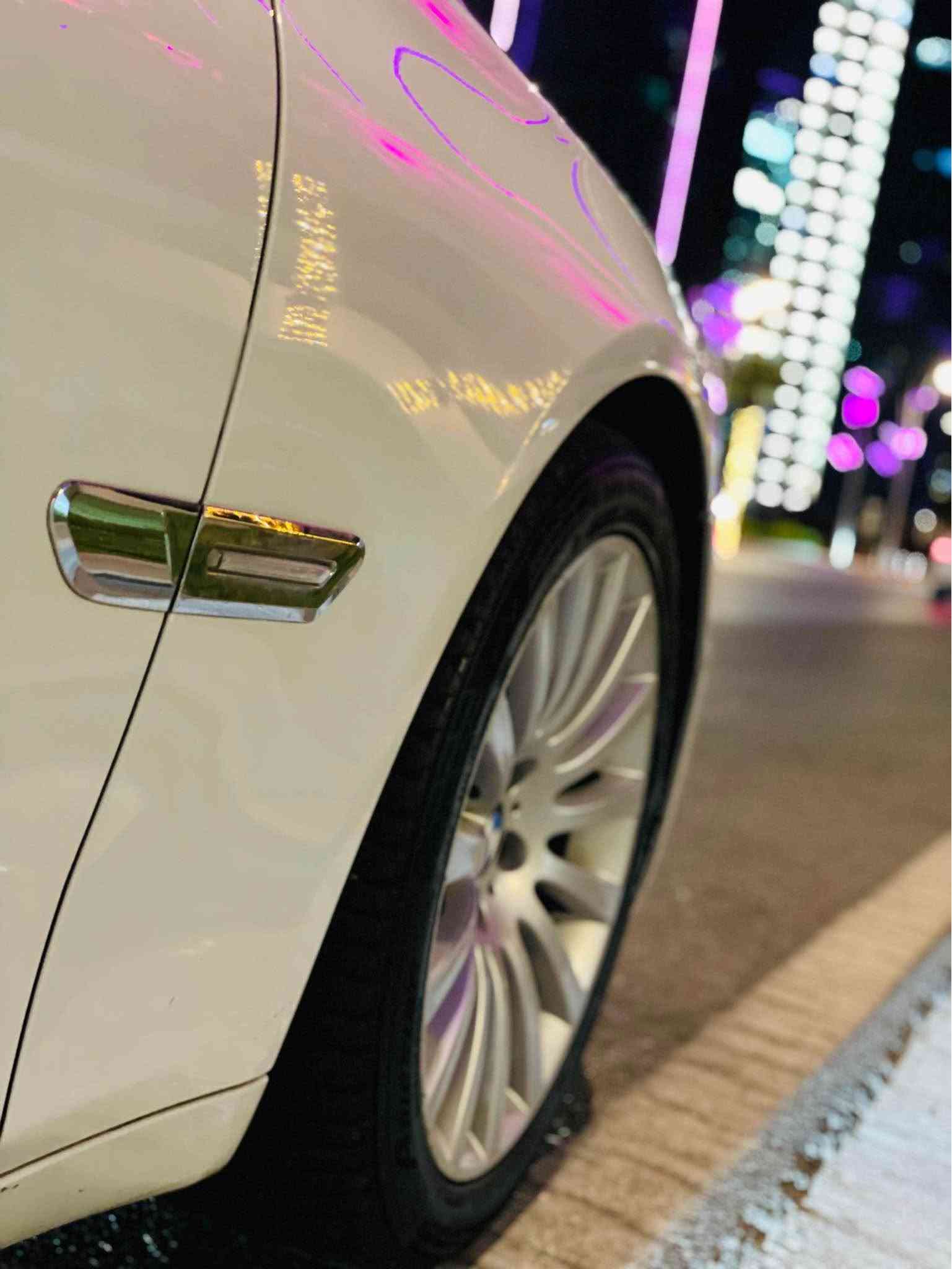 BMW 730 LI
فوول مواسةفات بسمة شاشة كاميرا حساس كوشن خزن كوشن كارةباي كوشن سارد و گةرم  سلايت قةپات مواسةفات 
سةيارةكة بةس نيو چاملخي پيشي بوياخة 
بو زانياري زياتر پةيوةندي بكة *********** أربيل, العراق
