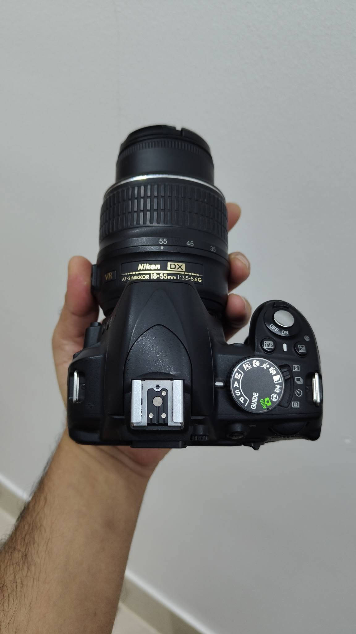 نيكون D3100 • نظيف • كامل العدة