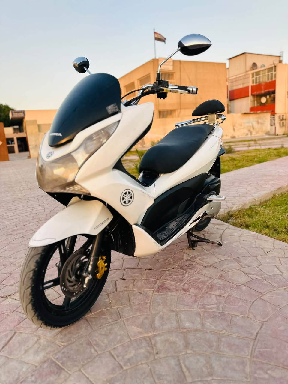 سلام عليكم PCX جيل اول ياباني🇯🇵مكينة 150 كفالة عامة مكينة ناعمة وخرسة حساس ازدحام ستان كهربائي كهربائيات كلها شغالة نظيفة وجاهزة وخير من الله مكاني بغداد وهذا رقمي *********** السعر مليون و400 بيها مجال للطيبين
