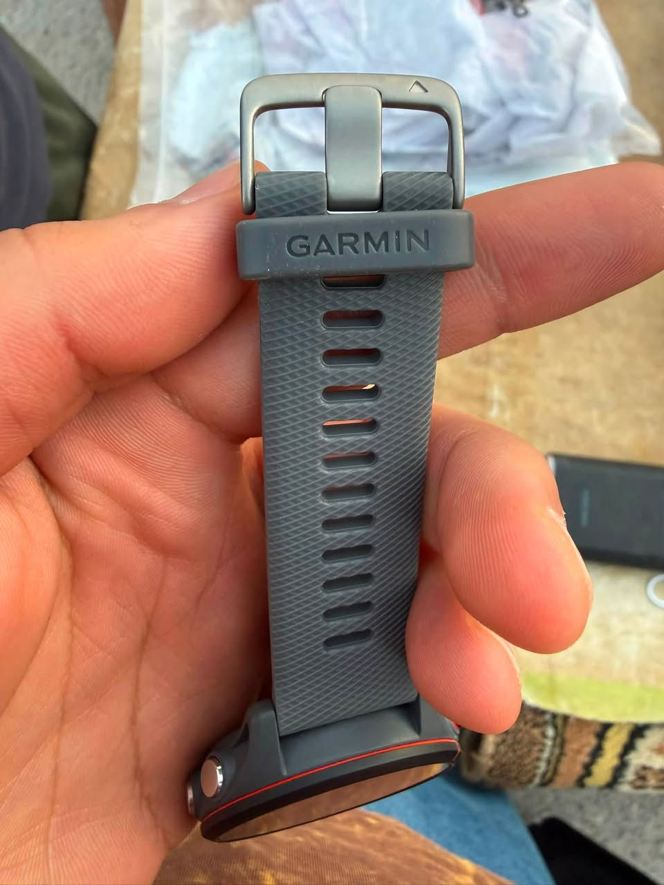 السلام عليكم (غير مستخدم)
ساعة گارمن (Garmin Forerunner 255 )باللون الرمادي 

أهم مواصفات الساعة:

الاستخدام: مخصصة للرياضيين ومحترفي الجري والترياتلون.نظام التتبع: مزودة بنظام GPS متعدد النطاقات عالي الدقة لتتبع المسارات بدقة.

البطارية: تدوم حتى 14 يوماً في وضع الساعة الذكية.

الميزات: تدعم قياس معدل ضربات القلب، مستشعر الأكسجين (HRV)، مراقبة النوم، وتحليلات الجري المتقدمة مثل VO2 max.

للاستفسار : ***********
