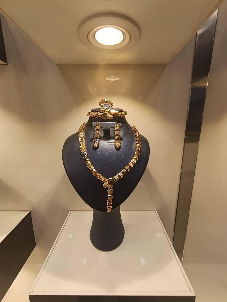 ✨💎 تم بعون الله افتتاح محلنا للإكسسوارات والذهب البرازيلي 💎✨

🔥 ذهب برازيلي – كوالتي ماستر عالي
🛡️ ضمان من سنتين إلى 3 سنوات
✨ موديلات متنوعة وأشكال تناسب جميع الأذواق

💎 متوفر لدينا أفخم أنواع الطخوم:
• طخوم ليرات
• طخوم موناكو
• طخوم قردون وحية
• طخوم تايكر
• طخوم تيفاني
• ويتوفر لدينا العديد من الأنواع والموديلات الأخرى

✨ ومتوفر أيضاً:
💍 محابس
📿 قلادات
✨ أساور بأنواعها
💫 حجول
〰️ ملاوي
📿 قلادات ناعمة وناسكة
💎 موديلات مختلفة ومتنوعة

🚚 التوصيل متوفر حالياً:
📍 الموصل
📍 أربيل

📍 العنوان: أربيل – عينكاوة – شارع المنتزه

💰 الذهب صار غالي… وفرنالكم بضاعة تضاهي الذهب
✨ أناقة وفخامة بسعر مناسب ✨

📞 للاتصال والاستفسار:
*********** 📲 واتساب متوفر
*********** 📲 واتساب متوفر

❤️ نورتونا وشرفونا بزيارتكم ❤️
