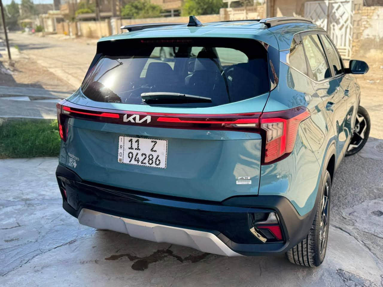 ما شاء الله تبارك الرحمن
Kia Seltos EX 4WD
كيا سليتوس
موديل 2024 EX
فول مواصفات 
لون مميز 
رقم بغداد بسمي 
فتحة سقف 
كشنات جلد تدفئة تبريد كهرباء 
شاشة متصلة 
شفتات ستيرن 
4 انطمة قيادة
راداد امامي جانبي خلفي 
تشغيل عن بعد 
توقف ذاتي 
تحديد مسار 
شاحن لاسلكي مع منافذ usp
سياره حادثها فقط كسر بالدعاميه وجاملغ بارد 
بدون ايرباك شرط بدون صبغ شرط  الي يدور جديد ومكفول تخدمه السياره 
***********
