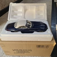 للبيع mercedes . maybach . 18  $ المعدن ريزينك   من العملاقة شوكو السي...