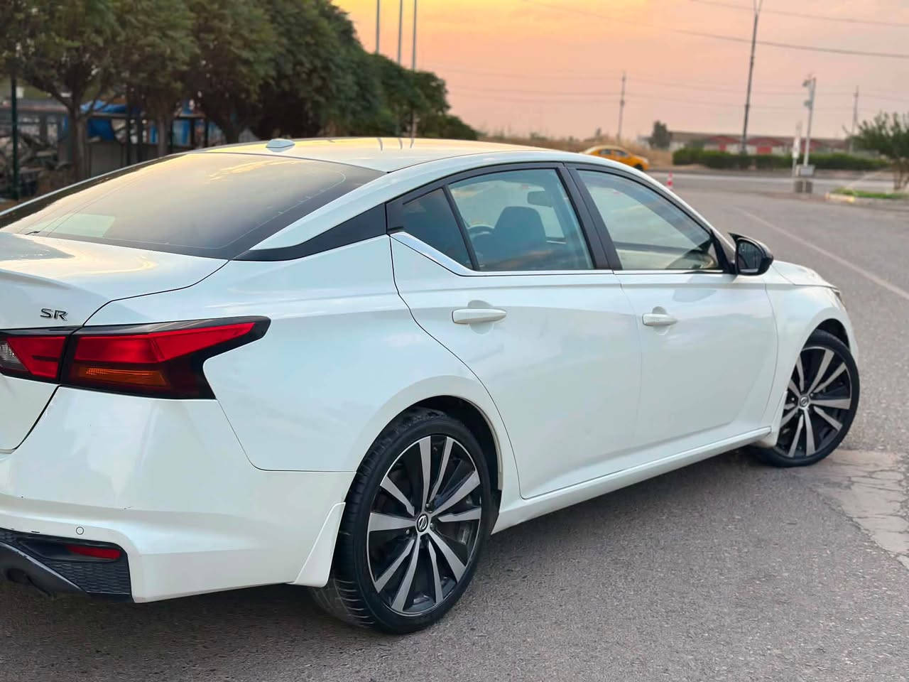 Nissan altima SR 2022
نیسان ئەڵتیما مۆدیل ٢٠٢٢ ئێس ئاڕ
چاملەغ و بۆنید بۆیاخە 
كەمێك نوكی شانسی پەمپە
١١٩ هەزار كیلۆمەتر رۆشتووە 
سەنەوی تا ٢٠٣١ تازەیە
گێڕ و مەكینە و كارەبایی و تەحویل و غرامە بەشەرت
واتسەپ  ***********
