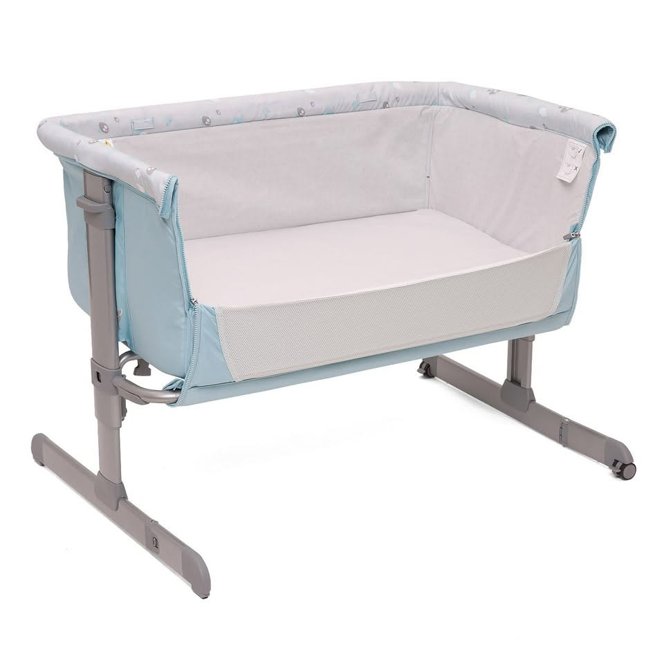 سرير اطفال حديثي ولادة
ماركة Chicco ايطالية مستخدم نظيف جداً 
سعره ٦٠ الف
***********
واتساب
