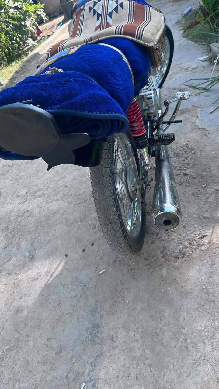 سلام عليكم للبيع درجه نامه موديل 23 مكينه نامه شلامجه مفتوحه ولفات كلك الدراجه  سعر 450 وبيه مجال للطيبين مكاني بابل ورديه خارج رقمي ‭***********‬
