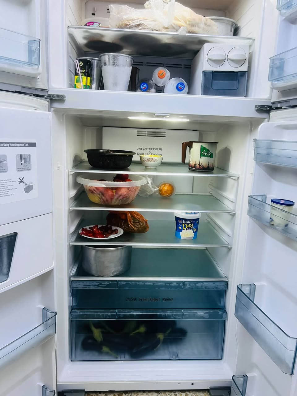للبيع ثلاجه هيتاشي ياباني الاصلي وكالة قيوان اكبر حجم انفيرتر اخت الجديدة استخدام جدا قليل سبب البيع حجمهة كبير وسادة المطبخ مداخله تصليح ولا بيها ضرر ابد العنوان الدورة ***********
