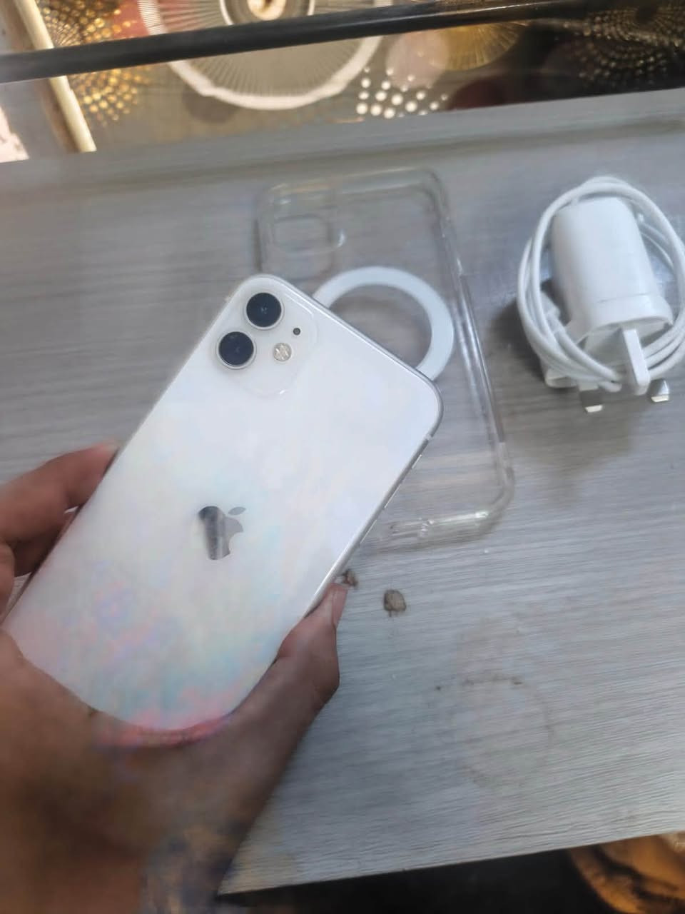 ايفون 11 📱
ذاكره 64 👌
بطاريه 72 ما يصرف🔋
جهاز شخط مابي وما مفتوح ركز 👏

ويا شاحنه اصليه 20 واط 
وكفر ماكسيف 🪼

تلفون ضمان يوم كامل وعل فحص ⭐️
225 )قفل ربع ما ينزل بدون عمله 🔓
مكان نجف او كربلاء 🩶
وتساب وخاص موجود ***********

