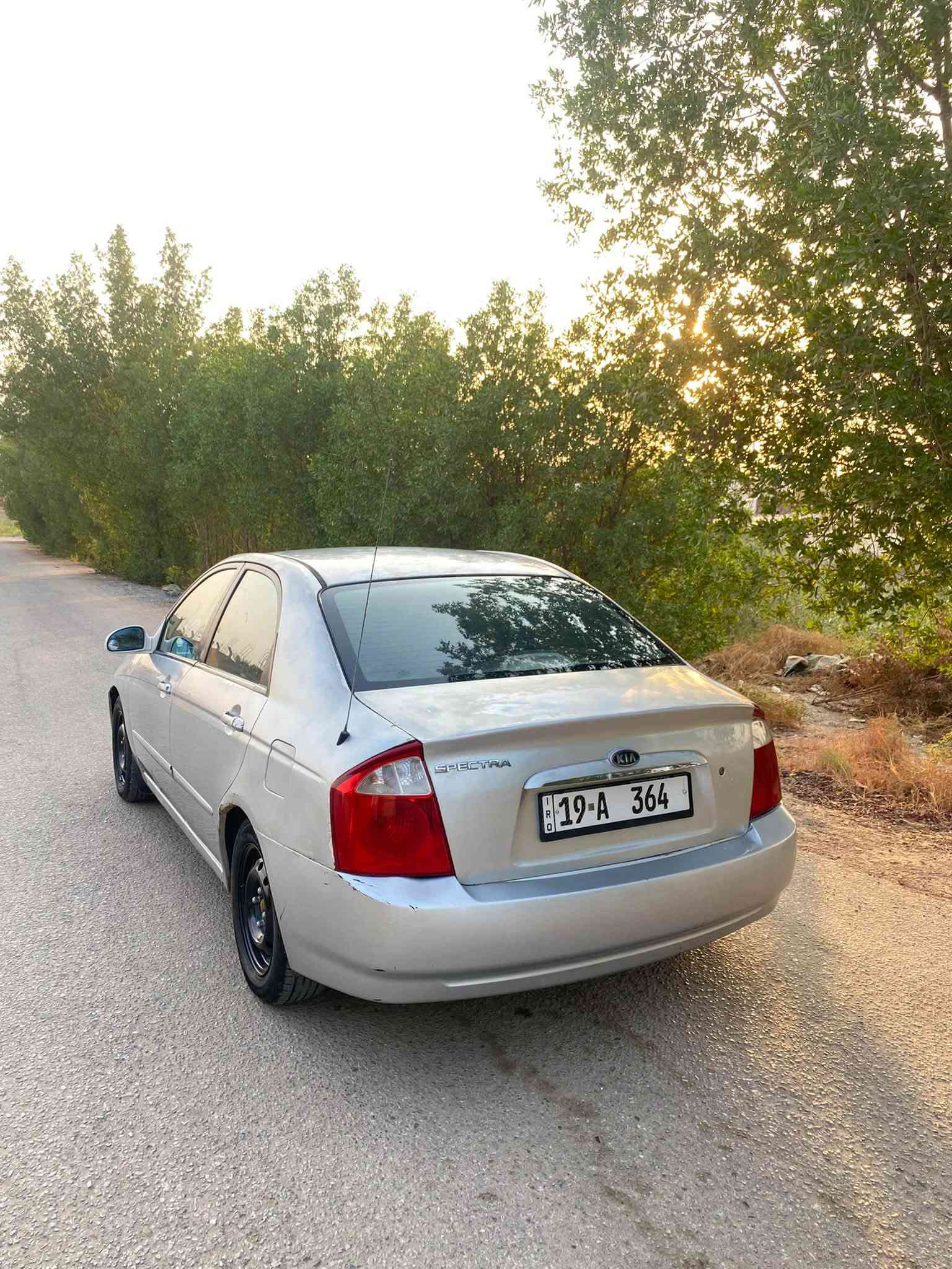 سبكترا موديل2006
محرك جديد مال حاويه 
كير مكفول تخم تاير جديد 
كهربائيات شغاله 
سنتر لوك رقم كربلاء مميز 
السياره باسمي مصفره غرامات سنويه ل٣١هزه جديده السعر ٦٣وبيه مجال قليل مكاني حله مكلف بلنشر ‭***********‬

