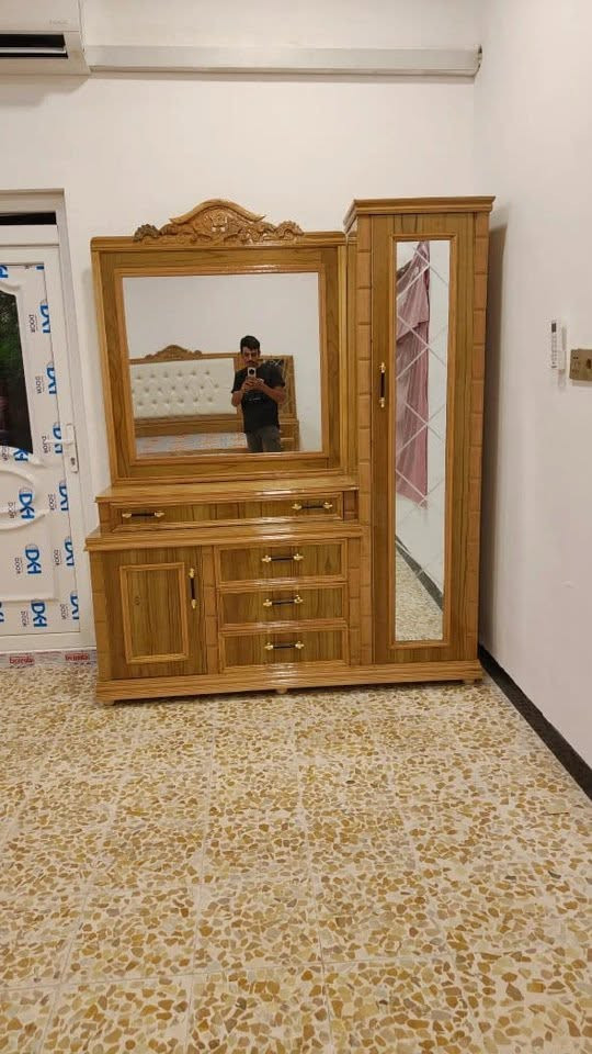 معرض يحيئ الشاهين للأثاث غرف نوم بيع بلقساط والنقد العنوان موصل جانب الأيمن شارع اليابسات مقابل متنزه الجديد رقم الهاتف ***********
