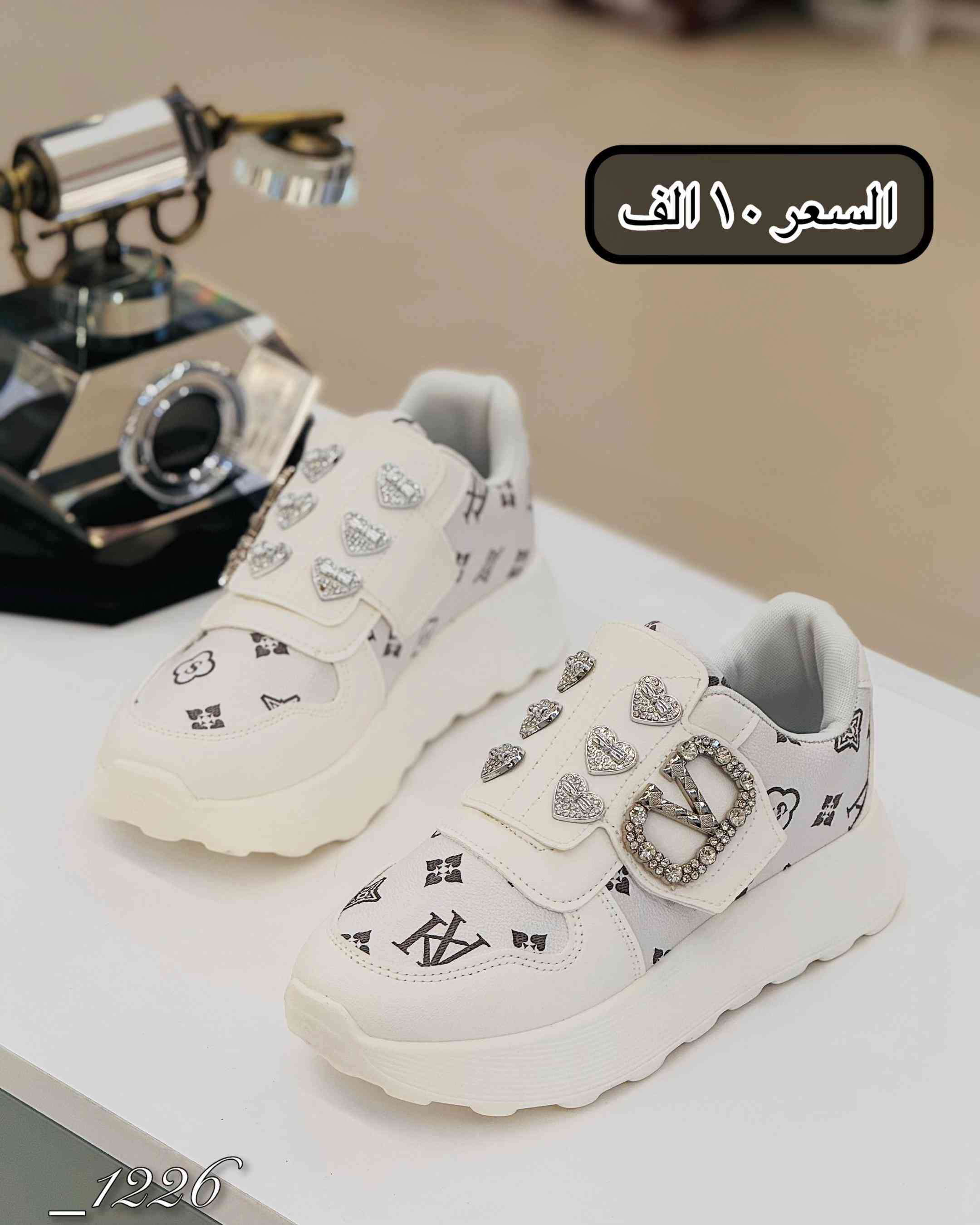 حذاء رياضي • مقاس ٣٧-٤١ • النجف
