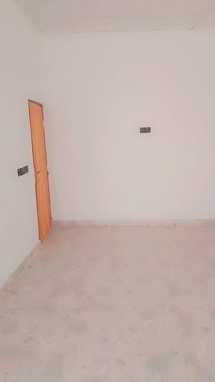 سلام عليكم دار لليجار 125م غرفه وصاله ومطبخ وصحيات استقبال وطرمه  بناء جديد ***********
رقم الهاتف
