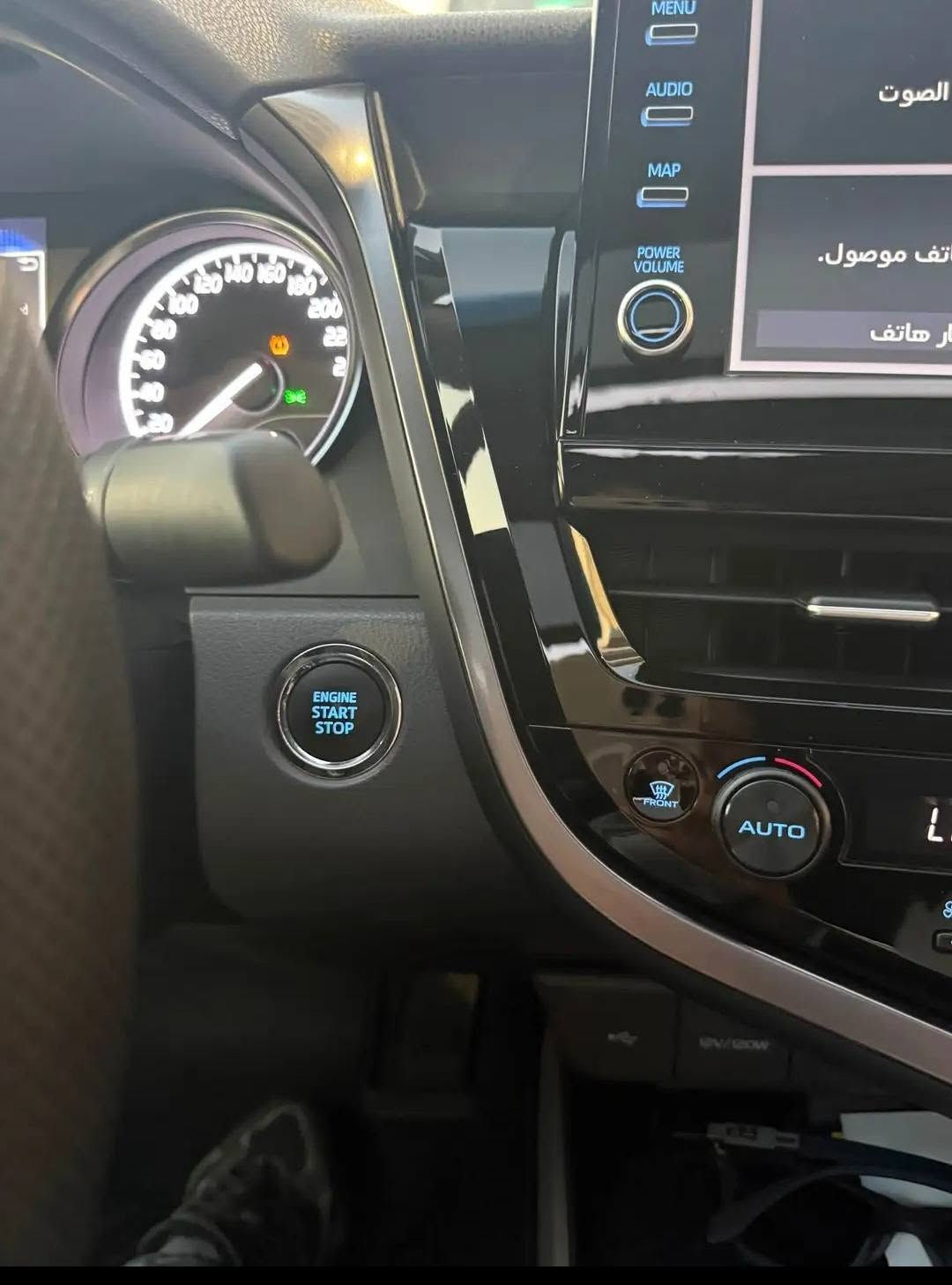 Toyota camry 2023
Mwasafat SE sharekae chihan
40 hazar roshtwa 
Be boyax be sard 
Sayaraka zor jwana 
***********
