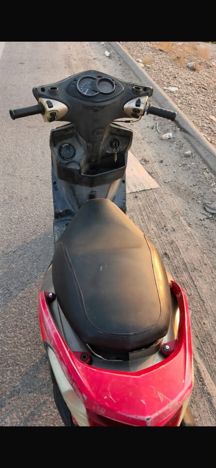 سكنس فحل كابريتر ام شرايط مو نوزل  كهربائياتها كلها كامله تايرات جدد دراجه جاهزه ب ٥٠٠ وبيها مجال 
مكاني محموديه 
***********بي واتساب
