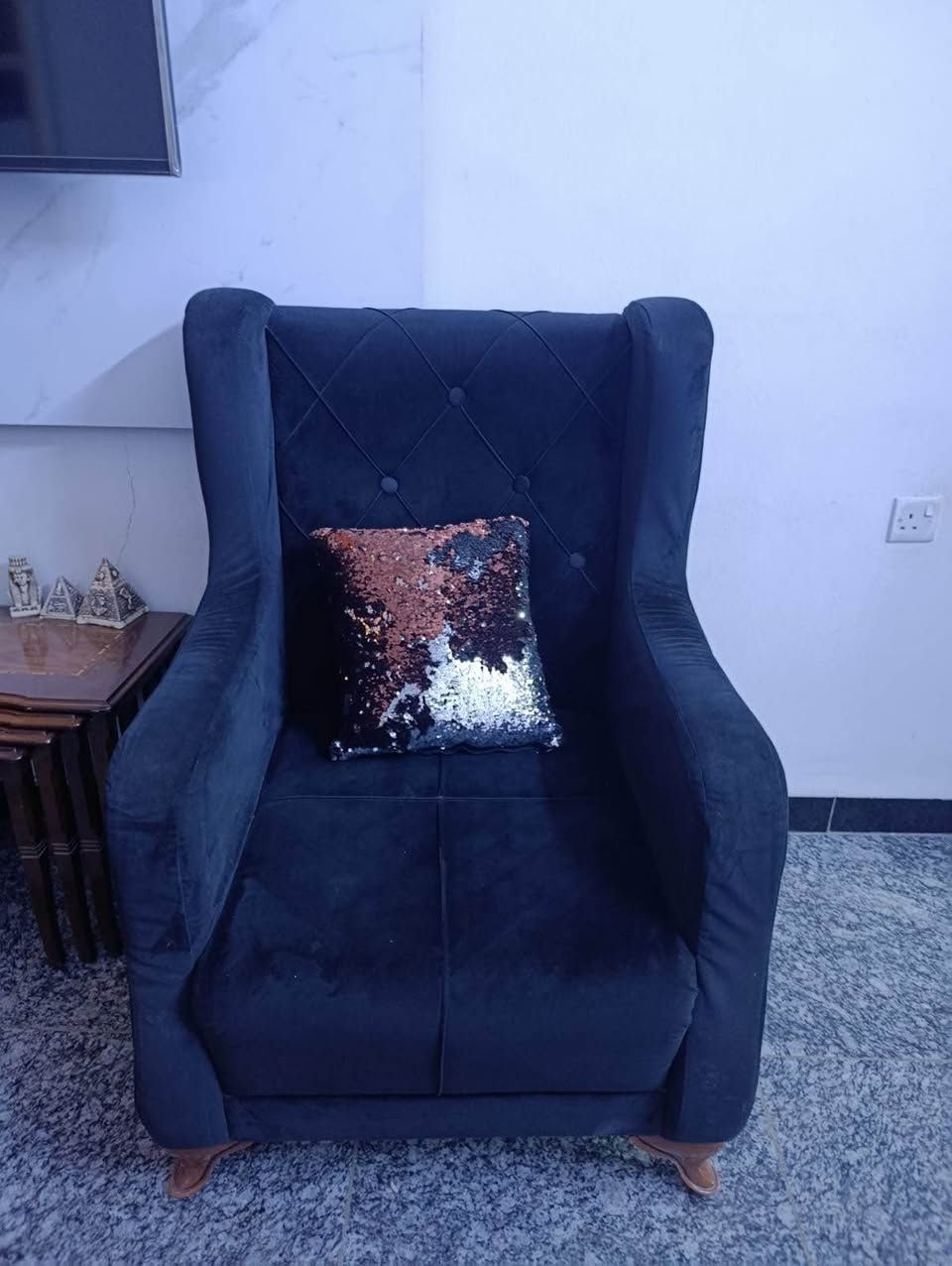 تخم 7 مقعد مستخدم نظيف
مكان بغداد حي الجهاد
سعرة 350 بي مجال 
استفسار خاص
*********** بغداد, العراق
