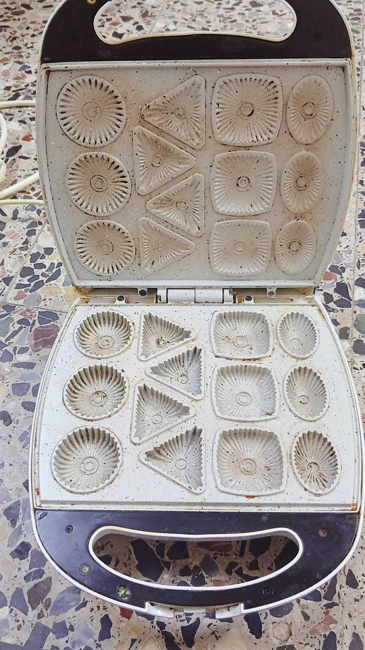السلام عليكم عندي كابسه كليجه😋20وبيها مجال المكان بغداد مدينة الصدر 
الاستفسار 👇
*********** واتس اب
