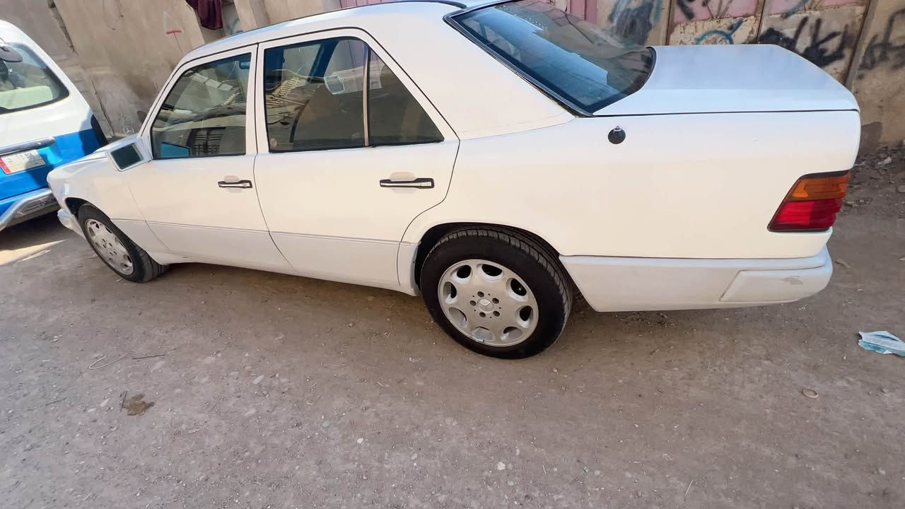 مرسيدس • محرك ٢٥٠٠ • فتحة سقف
