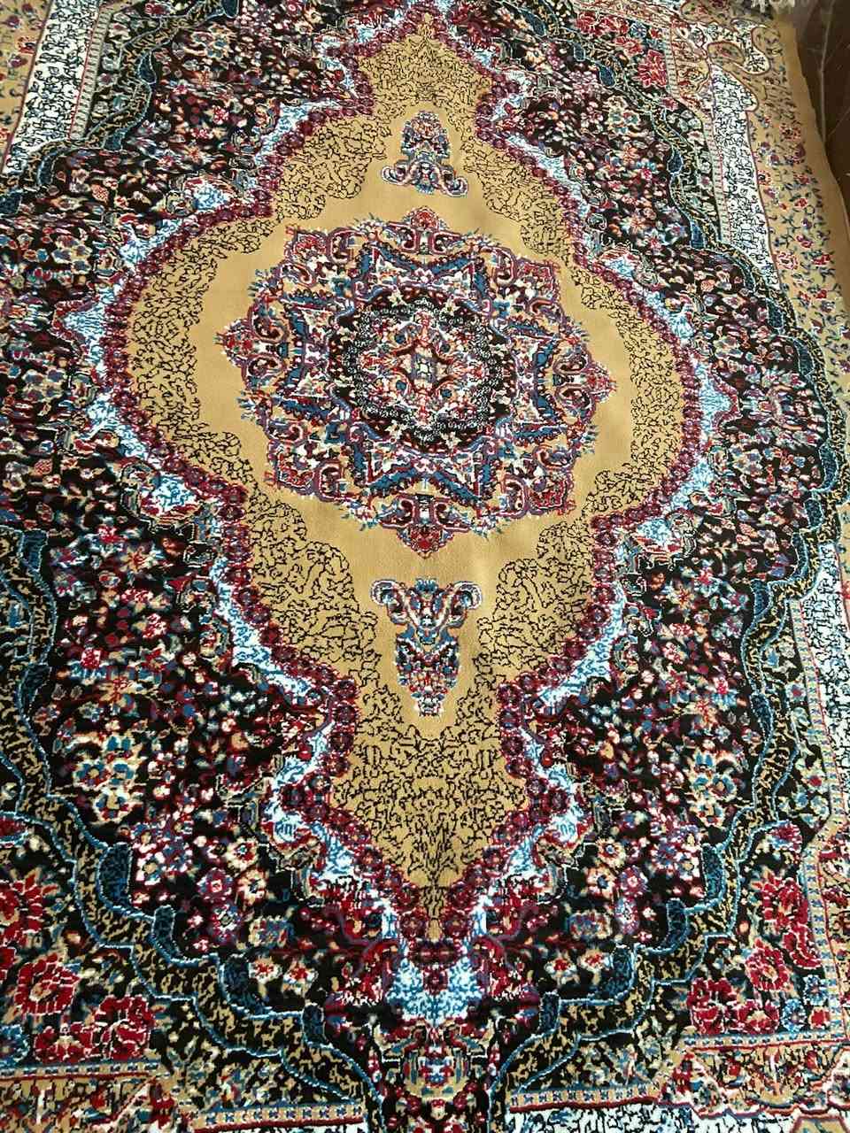 زوالي إيرانية نوعية وسط اثنين في ثلاثة القطعة بخمسين توصيل مجاني مدات  المتر بثلاثة الحجز 
***********
WhatsApp

