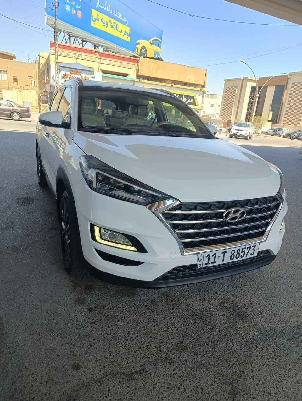 توسان  موديل ١٩خليجي فول عدا الفتحه الكاصد أصلي خمس عدسات  ماشيه ١٣٤ الف  سونارها مرفق مع الصور السياره جديده وشرط الفحص تحويل مباشر السعر ١٨٠ وبيها مجال للجناي مكاني الفلوجه النساف للتواصل على الهاتف ***********
