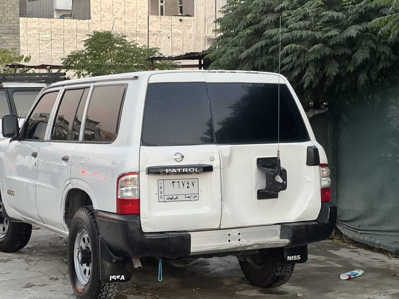 پاتڕۆڵ 2001  موزایدەی کەرکوک کتابی لەگەڵایە گیڕ و مەکینە و ئەکسل بە شەرت ٤ تایەی تازەی لەژیرایە غاز و بەنزینە  ***********
