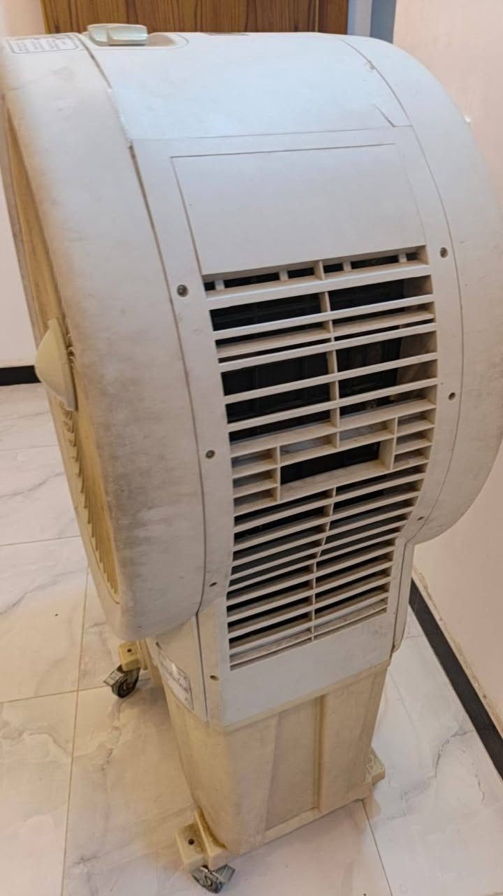 السلام عليكم مبرده جديده المكان بغداد العبيدي السعر 250 وبيها مجال***********

