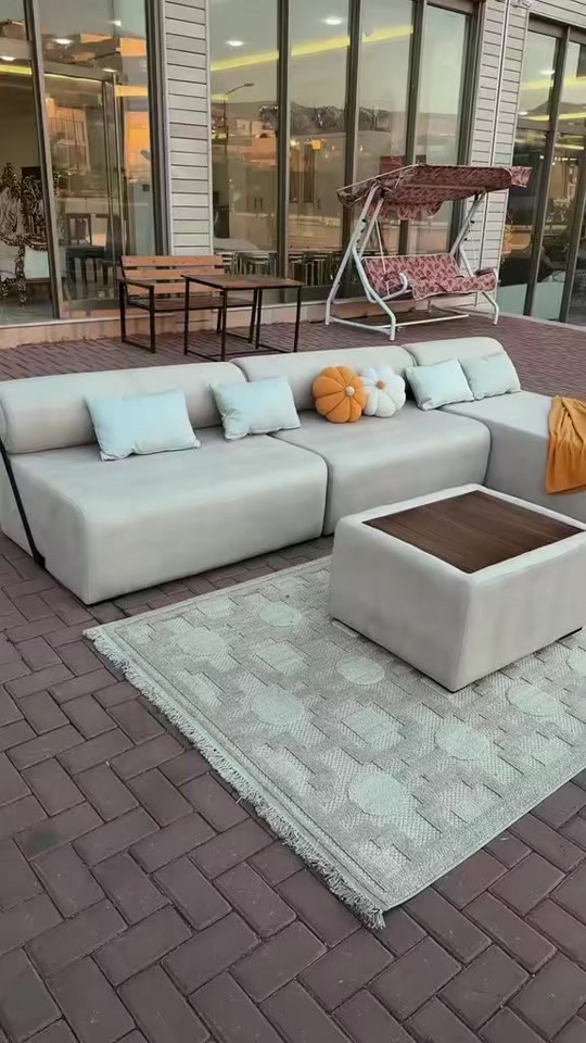 ديوان بتصميم عصري ومميز  يجمع بين الراحه والتصمي الجميل  وسهوله ترتيب مكان الجلوس داخل بيتك  5قطع ضهر متحرك  مع طابوريه وسيت كوشات عدد4  والتوصيل مجاني لأغلب المحافظات  بسعر تنافسي  للحجز والاستفسار ☎️ *********** #creatorsearchinsights  #الديوانية #بغداد #بابل  #الشعب_الصيني_ماله_حل😂😂 
