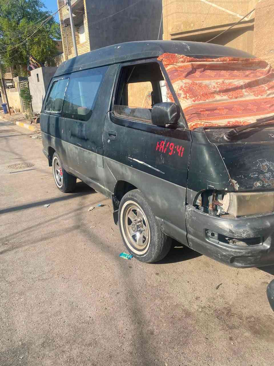 سلام عليكم سياره فاره للبيع يرادلها ترتيب شغاله مكينه وكير ففتي بيها خيط تبخير العنوان بغداد الحسينيه مال راشديه 
رقم ***********سعر 22 وبيها مجال
