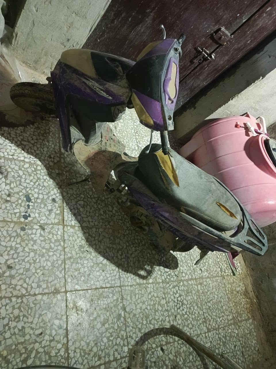 سكنس • ماتشتغل • كوم حديد