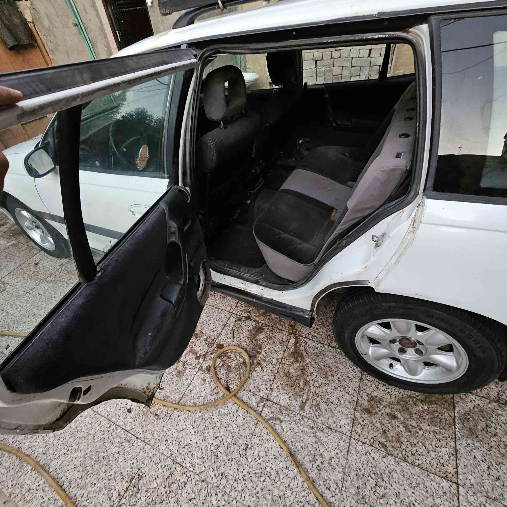 السلام عليكم
اوبل بزون ستيشن موديل 1996 محور VVT كير اوتوماتيك رقم بغداد انكليزي لسعر 45 ورقه وبيها مجال 
@***********
او راسلني خاص لتفاصيل اكثر
