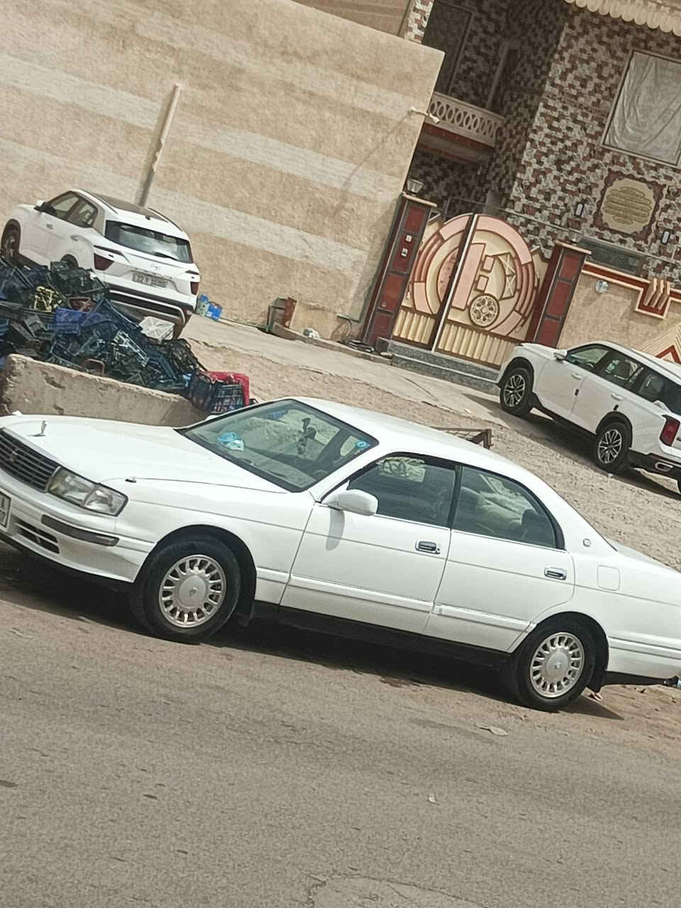 السلام عليكم كراون بطه لون ابيض للبيع موديل 94 رقم صلاح الدين مشروع وطني تحويل مباشر كفاله من الضربه القويه والكص سياره بلاديه فقط رش جماليه فرن حراري سياره مال جناي صدر جديد جام اخضر بلخير على الي صير من نصيبه 
اني مكلف بلنشر 
الاتصال على الرقم 
***********
