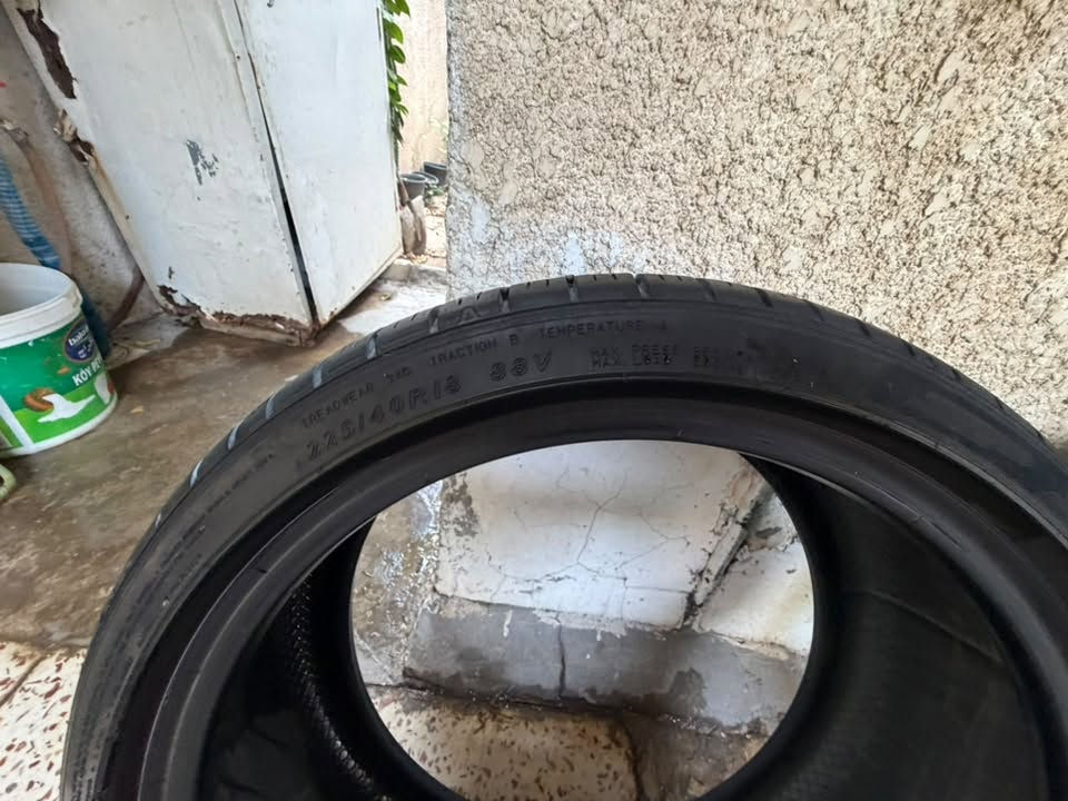 تاير دلوب • 225/40/18 • الدوره
