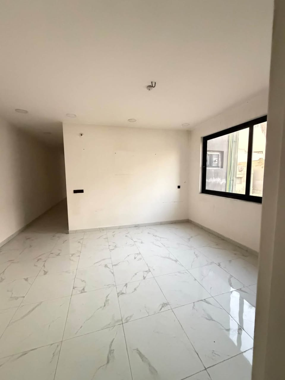 🏠 شقة للإيجار – الداؤودي

📐 المساحة: 264 م²
🛏️ 3 غرف نوم
🚪 مدخلان
🏢 الطابق الأول

📞 للاستفسار: ***********
مشتاق العقاري | بيع • شراء • إيجار
