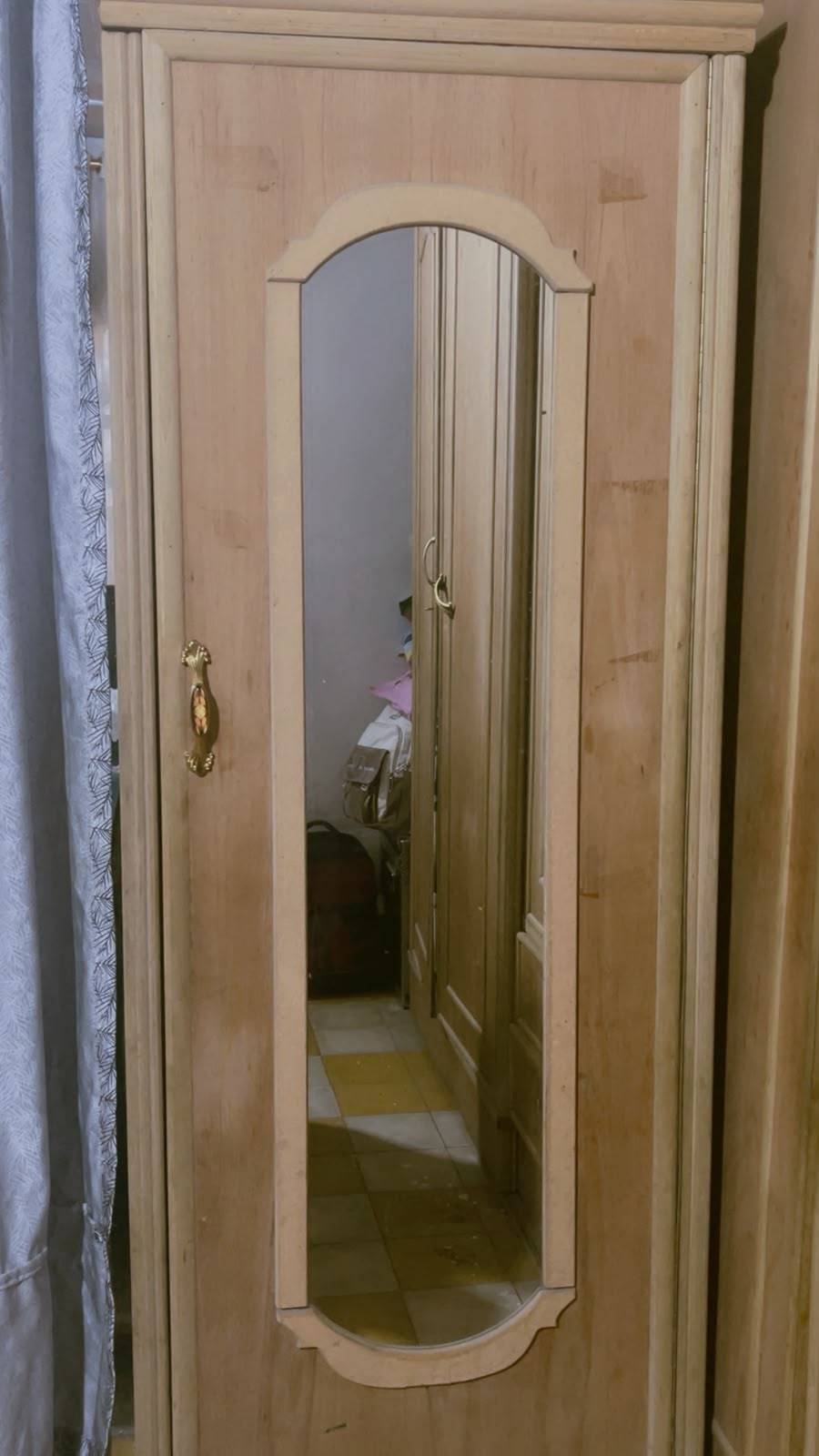 غرفه اخشاب • خمس أبواب • كومودينات