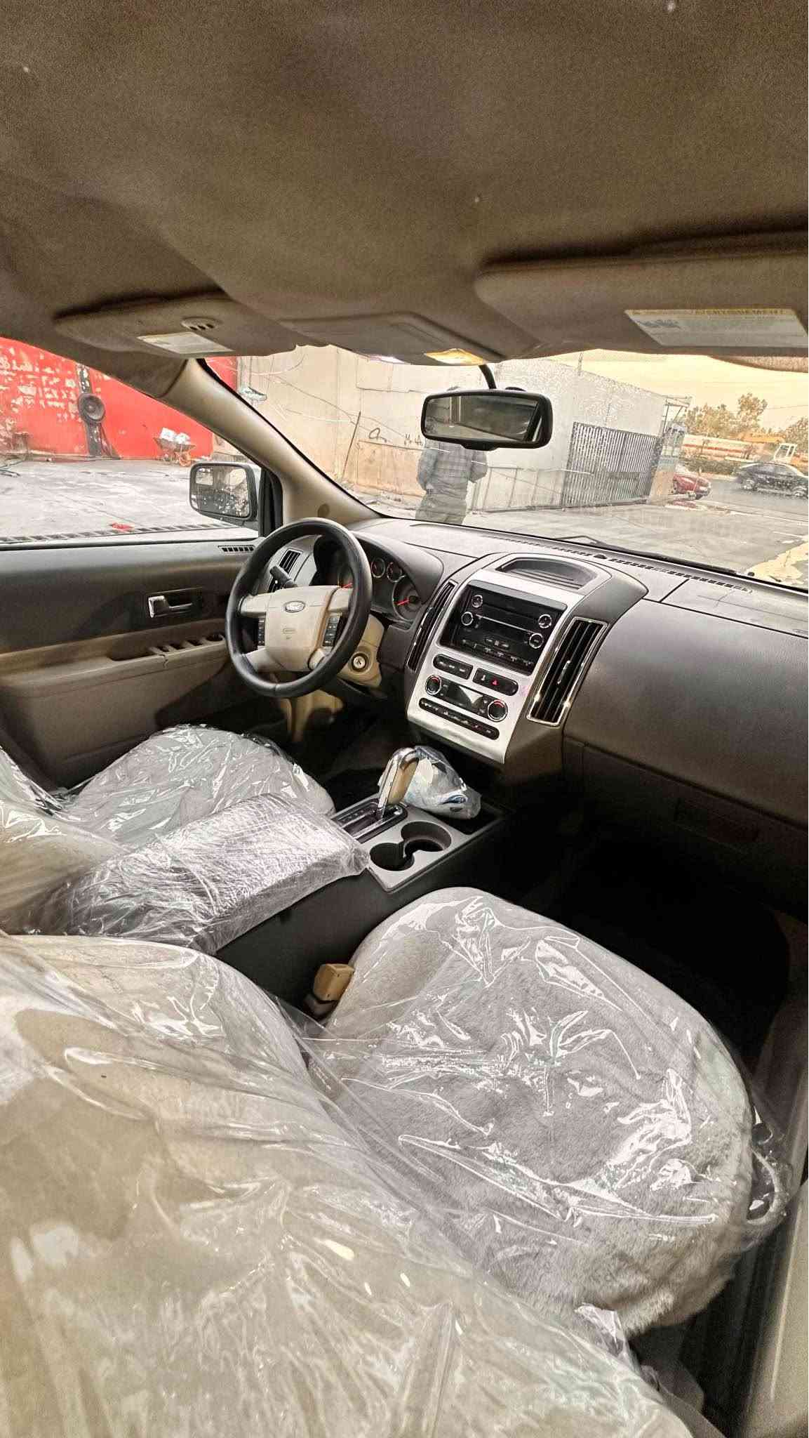 فۆرد ئیدج ٢٠١٠ ماسفات SEL فووول بەس پارۆناما نیە چوار تایایی نوێ لەسەرە تازا داعمی پاش و پێش بۆیاخ کراییە پۆلیش کرییە سفری ئێرەیە شرکة نیڤە سێ پارچە کلێرە دوو تەعدیلیشی هەیە پێشی کەپسە بێ ئێرباگ گێر و مکیناش بە ناو کردن بە شەرت 
ژماری مۆبایل ***********
ژم***********
سعر :85$ کەمەک ماجاڵ… أربيل, العراق
