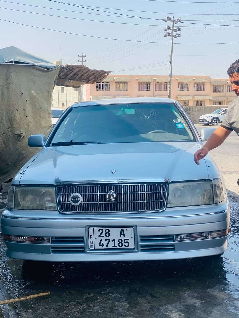 سلام عليكم
راس الثور فلات سلفري
رقم نجف نكليزي باسمي 
كصتين
مكينه وكير ٣٠٠٠ جديده 
تبريد ثلج ❄️ 
تخم تايرات 
 دواخل نضيفه
سعرها ٦٨ بيها  مجال قليل 
هاتف ***********
