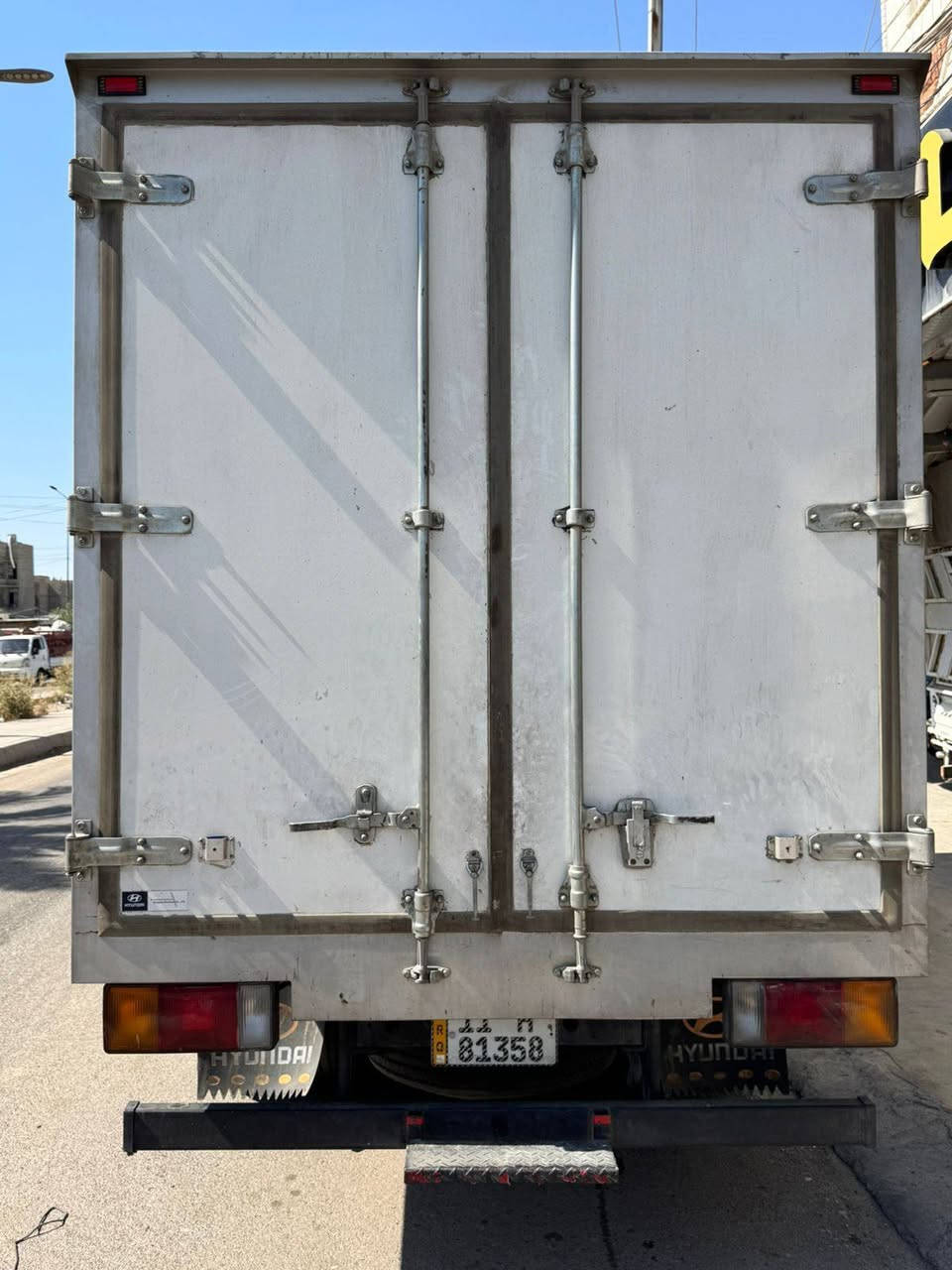السلام عليكم براد كنتر هوندا  H65 ٢٠٢٢ مكفول كفاله عامة من الضربه وفتح مكينه من الزيرو يمنه حمل خفيف كيك ماشيه ٩٤ كيلو متر اي استفسار ***********
